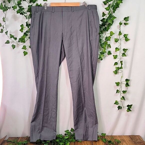 Kenneth Cole. Reation. Size 40. Classic Gray. EUC - Picture 2 of 8